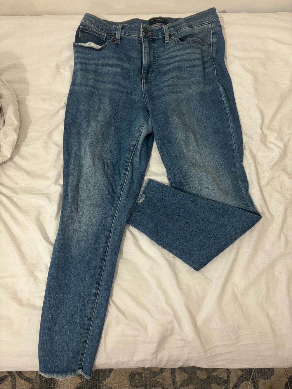 Lucky Brand Skinny Ankle Jeans in Medium Blue Wash